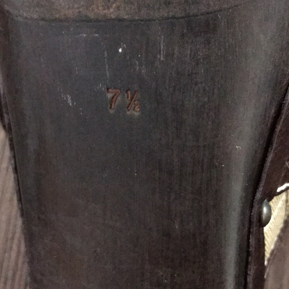 Coach Shoes Size 7.5 B, heel 2.3/4 “ - Picture 5 of 8